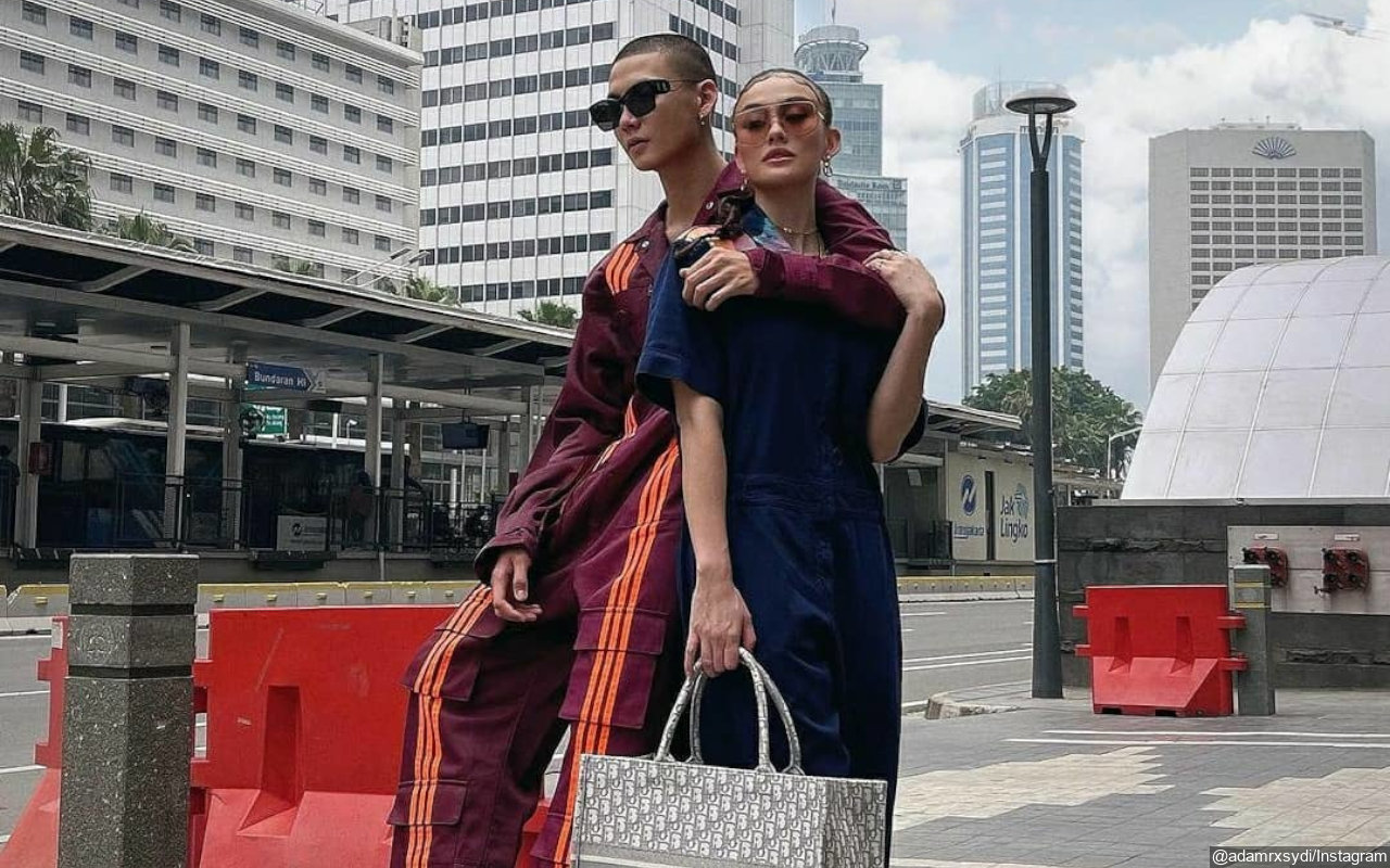 Adam 'Pacar Beda Agama' Agnez Mo Ngode Nangis Karena Putus, Bukti Kedok Settingan MV Terbongkar?