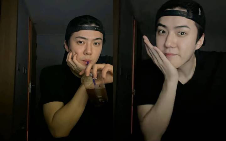 Sehun EXO melakukan siaran langsung di Instagran