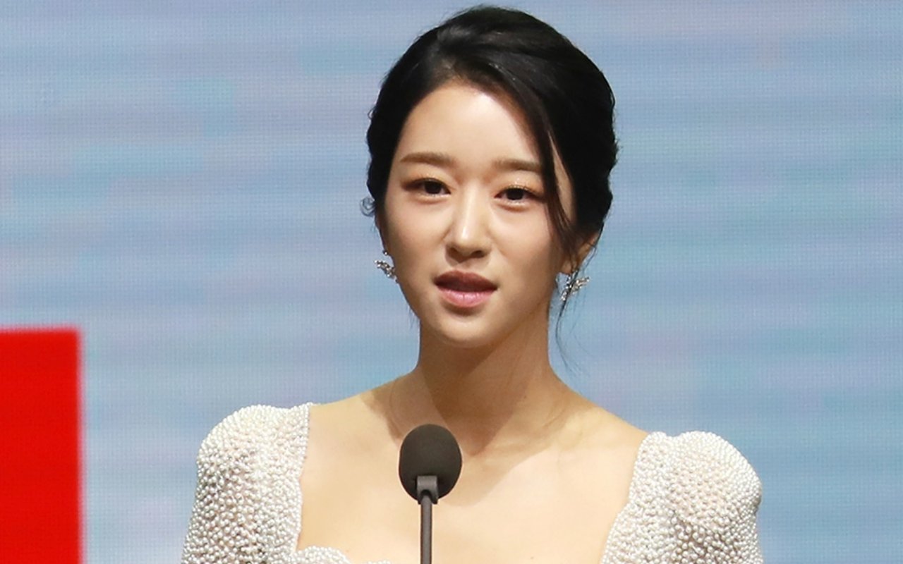 Terlepas dari serangkaian skandal kontroversi yang melibatkan hubungan masa lalunya, Seo Ye Ji memimpin dalam kategori Bintang Popularitas TikTok. Lantas apakah ia akan hadir?