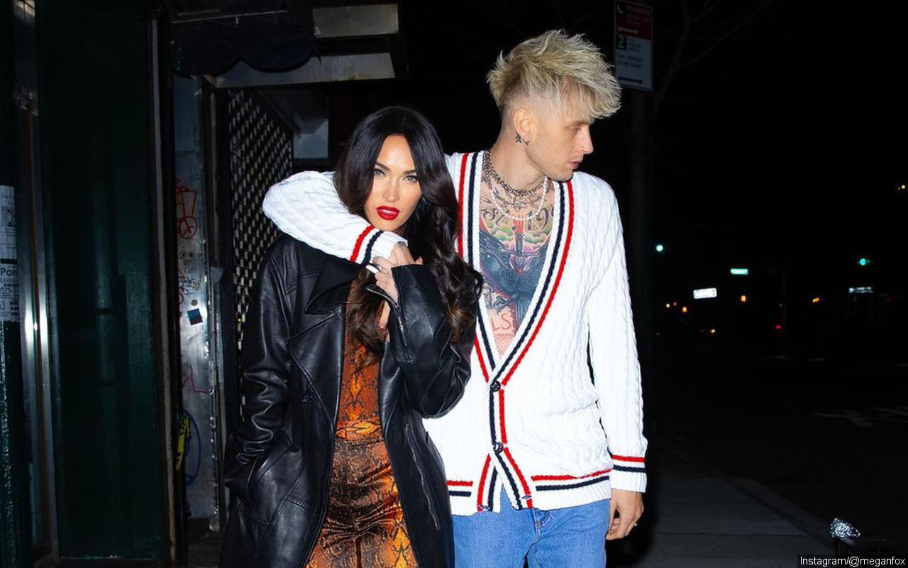 Makin Serius Machine Gun Kelly Perdana Liburan Bareng Ketiga Anak Megan Fox