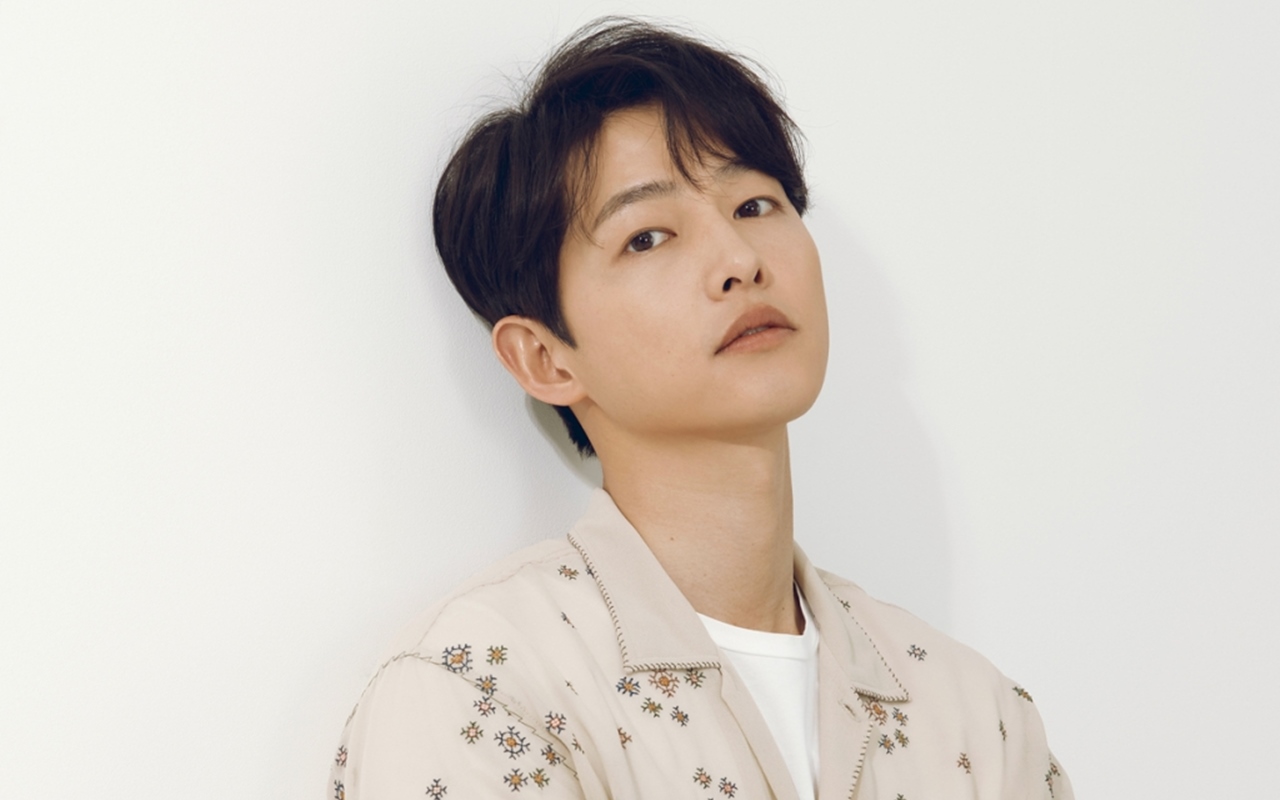 Baeksang Arts Awards 2021: Penampilan Song Joong Ki Buat Jurnalis Gagal Move On 'Vincenzo' 