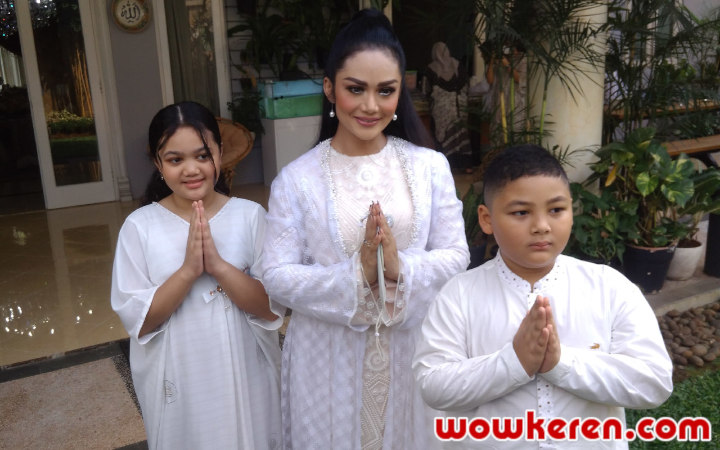 Krisdayanti Jalani Lebaran Tanpa Suami