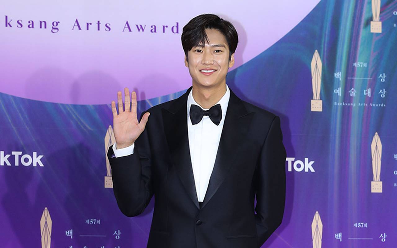 Baeksang Arts Awards 2021: Na In Woo Tulis Pesan Haru meski Tak Bisa Kalahkan Lee Do Hyun