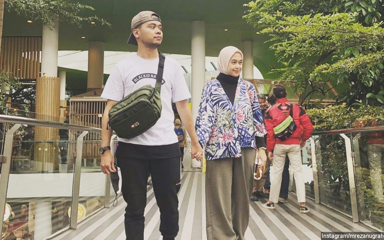 Reza SMASH Dibully Utang Ongkos Taksi 54 Ribu, Foto Bareng Calon Istri Cantik Diserbu