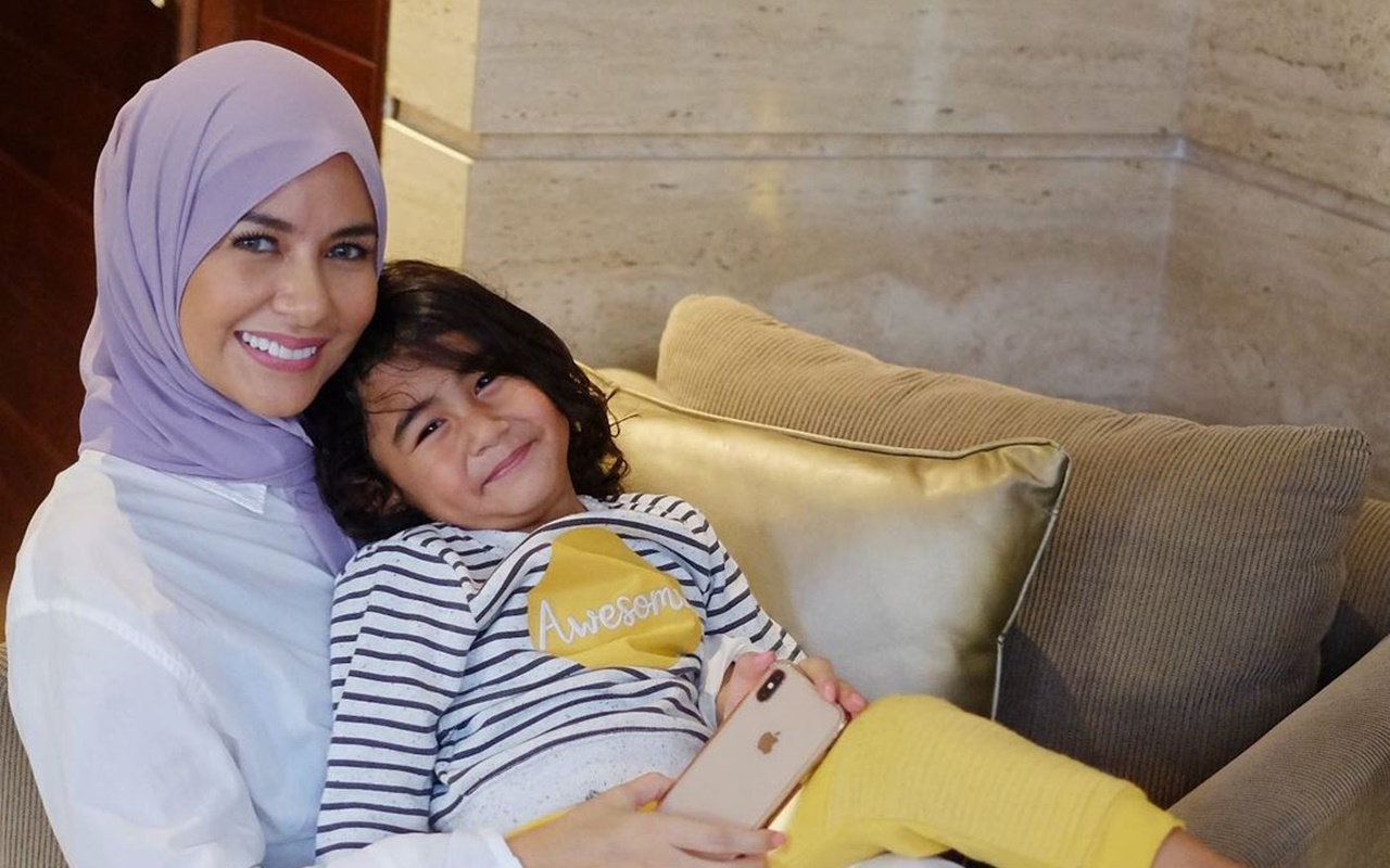 Meisya Siregar Pamer Rambut Baru Putranya: Udah Kayak Cowok Belum?