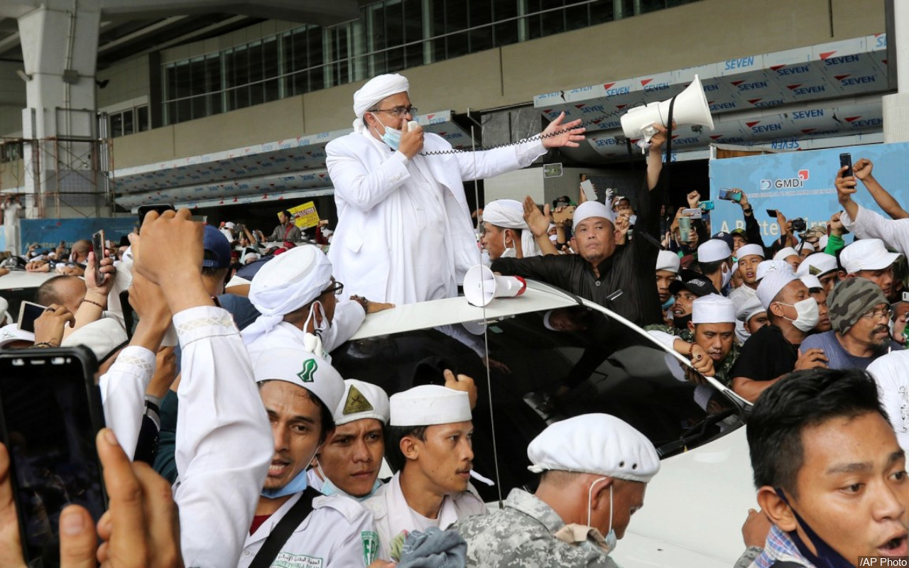 Tak Patuhi Prokes, Habib Rizieq Dituntut 10 Bulan Penjara untuk Kasus Kerumunan Megamendung