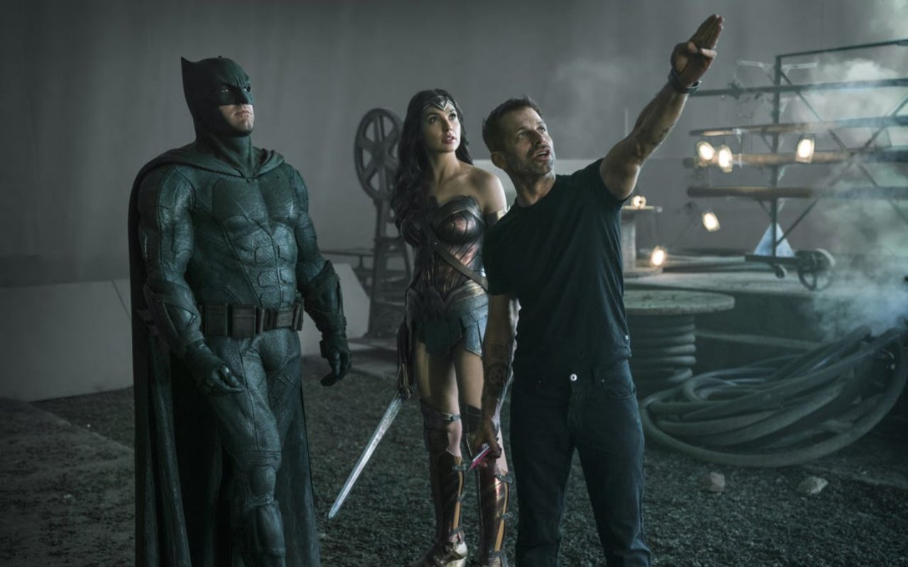 Zack Snyder Tersiksa dengan Perlakuan Warner Bros Selama Pengerjaan 'Justice League'