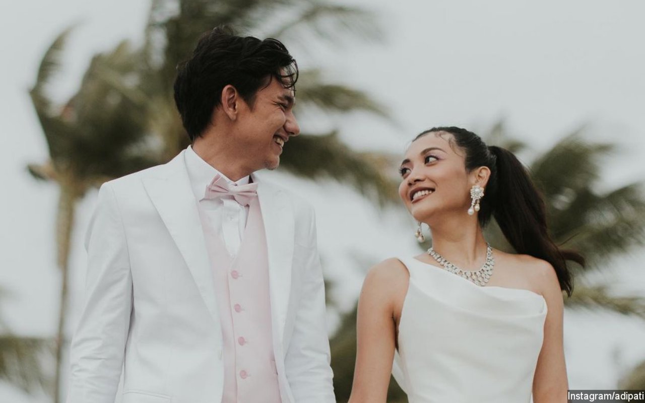 Intip 7 Foto Super Romantis Adipati Dolken dan Canti Tachril, Makin Mesra Sejak Nikah!