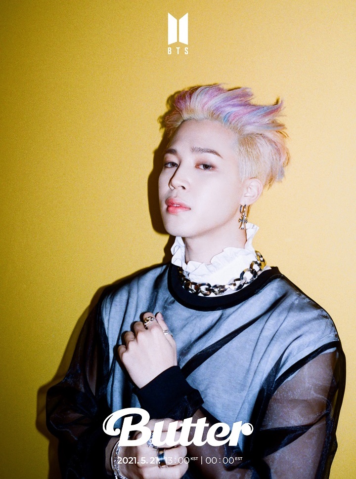 Jimin BTS Buktikan Layak Jadi Fashion King Usai Kalung yang Dipakainya di Teaser \'Butter\' Ludes