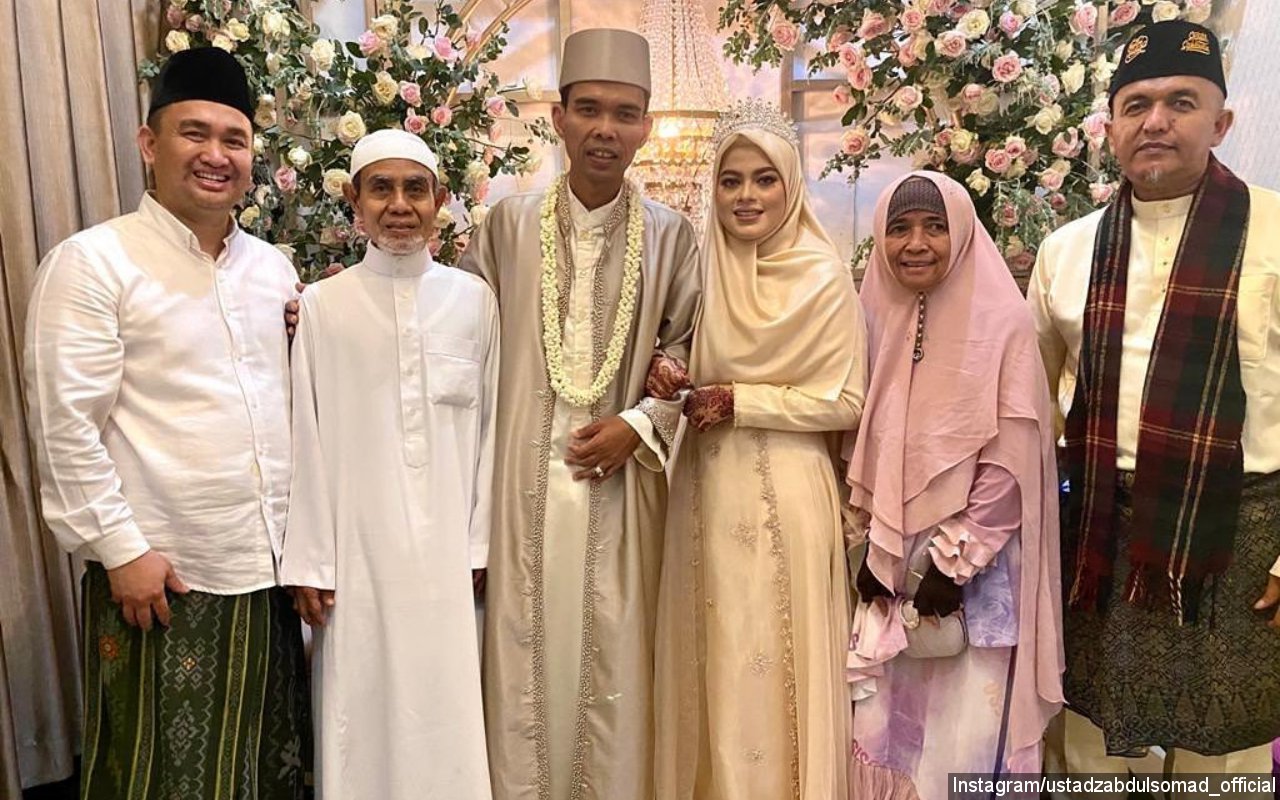 Foto Uwu Ustaz Abdul Somad dan Istri 19 Tahun Masuk Akun Gosip, Malah Dikira Ayah dan Anak
