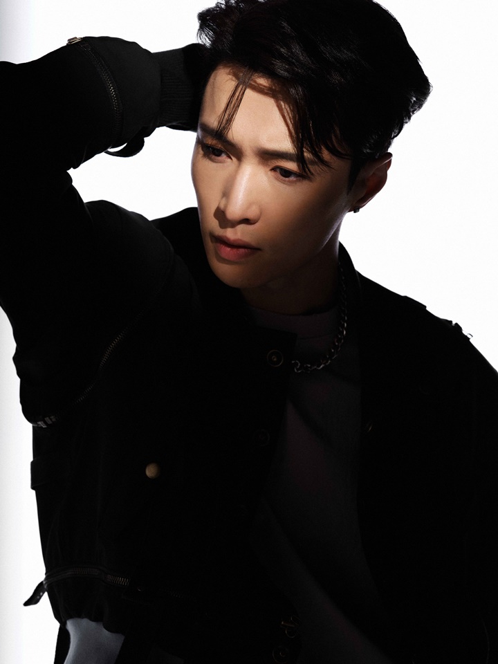 Lay dipastikan ikut comeback bersama EXO
