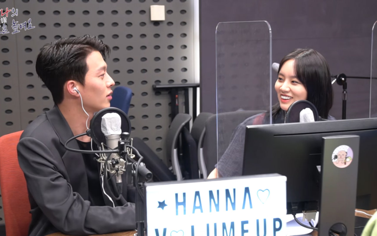 Terlalu Mesra dengan Jang Ki Yong, Hyeri Dicurigai Putus dari Ryu Jun Yeol