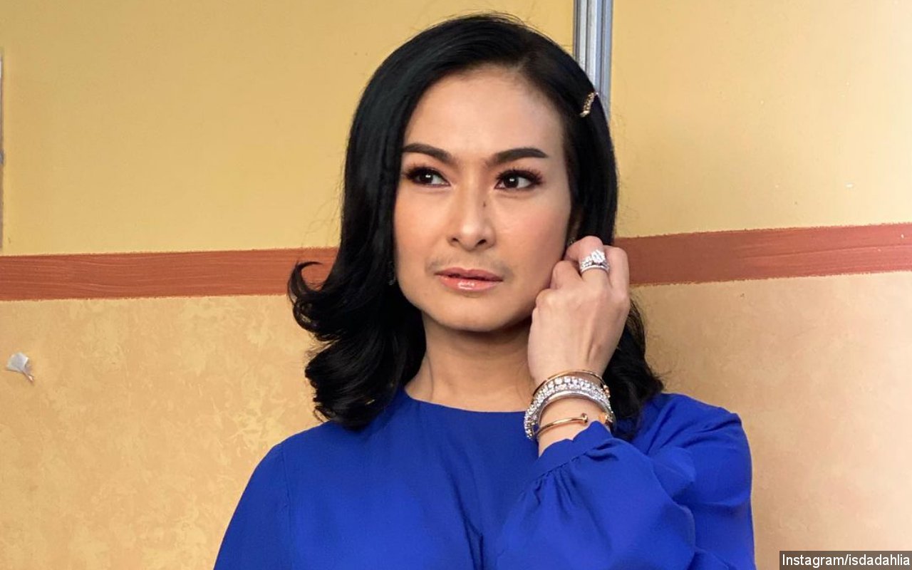 Biasa Dicibir, Penampilan Baru Iis Dahlia Usai Potong Rambut Dipuji Mirip ABG