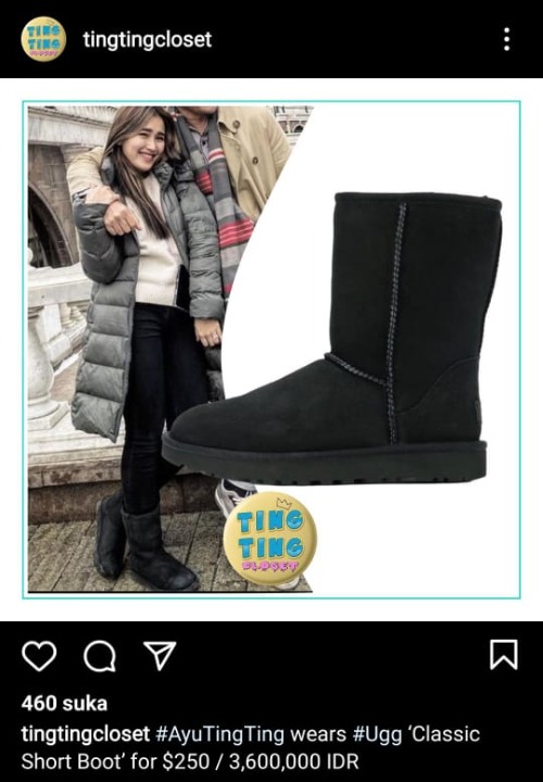  Ayu Ting Ting menggunakan <i>Ugg Classic Short Boot</i>
