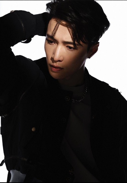 Kejutan dari visual Lay