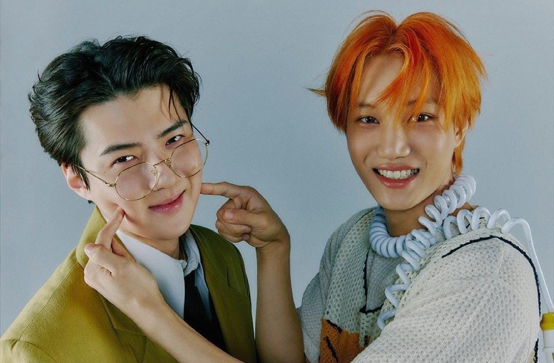 Sehun semakin mempesona menggunakan kacamata