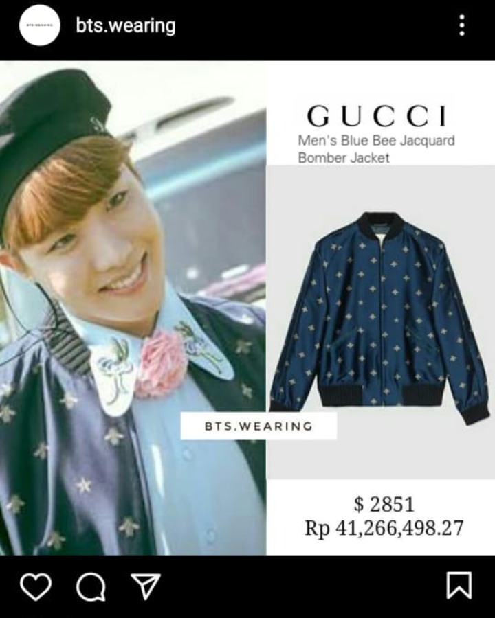 J-Hope memakai <i>Men's Blue Bee Jacquard Bomber Jacket</i>