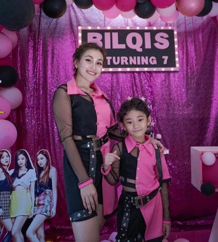 Acara ulang tahun Bilqis ke-7 tahun bertema BLACKPINK