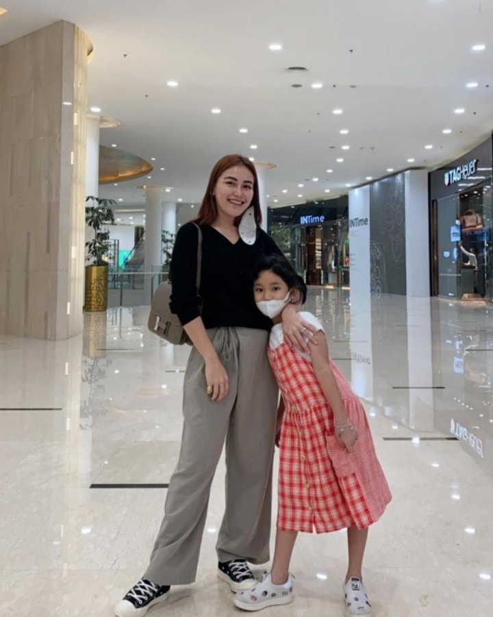OOTD ke mal ala Bilqis tampak seperti ABG yang imut