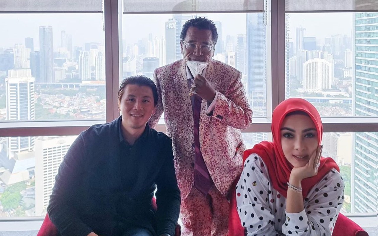 Hotman Paris Puji Penampilan Syahrini Makin Cantik dan Berwibawa Saat Berhijab