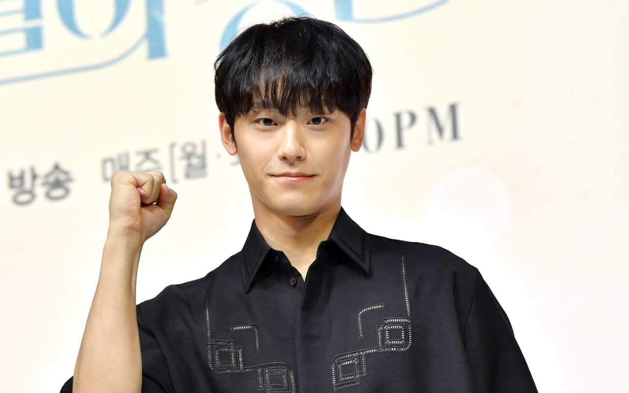 Lee Do Hyun Pamitan, Akui Tak Percaya 'Youth of May' Segera Berakhir