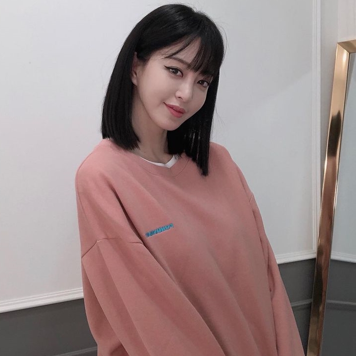 Rambut pendek Han Ye Seul mirip Nanno 'Girl from Nowhere'