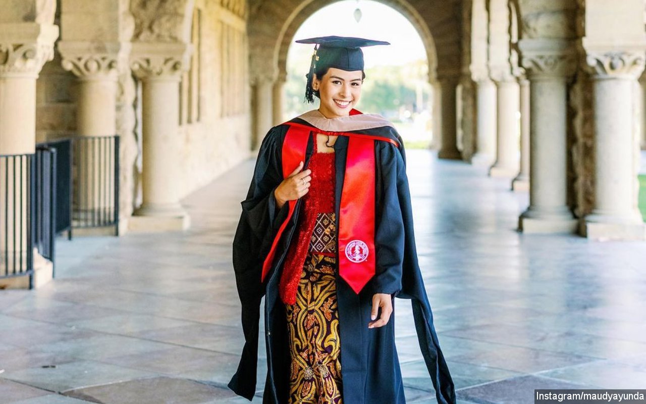 Maudy Ayunda Kenakan Kebaya Saat Lulus S2 dari Stanford University, Ungkap Perjuangan Ini