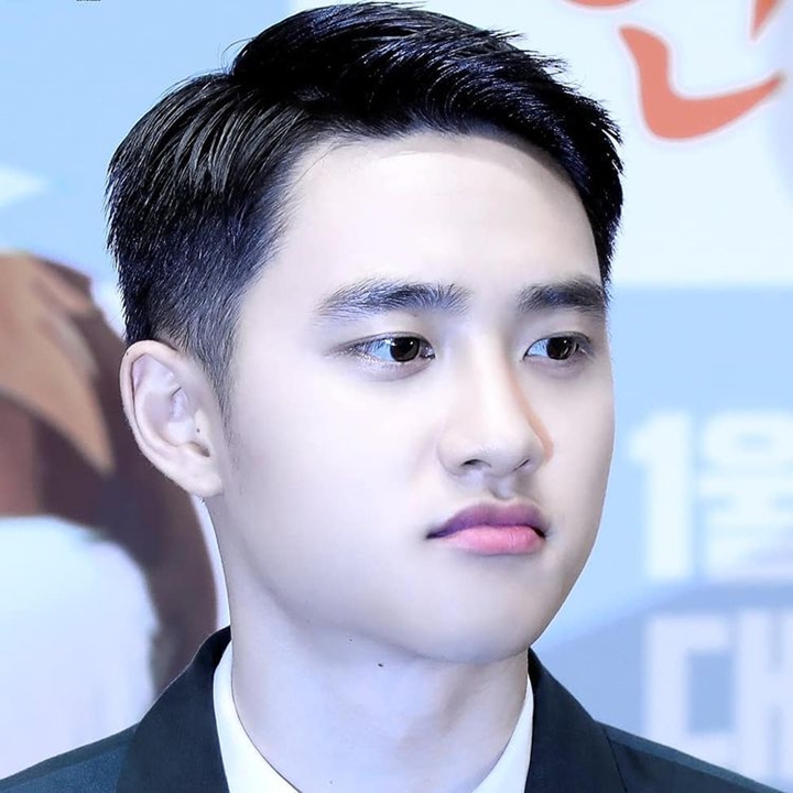 Tanpa senyum pun D.O. senantiasa menggemaskan