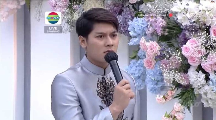 Billar dengan penuh keseriusan meminta izin kepada ayah Lesty