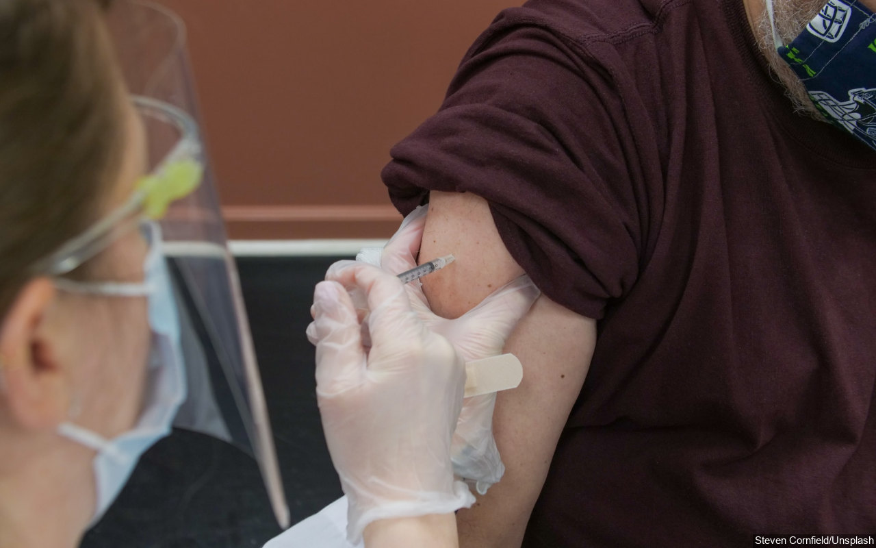 PDIP Kritik Pemprov DKI Jakarta Tak Bisa Yakinkan Warga Untuk Ikuti Vaksinasi COVID-19 Massal