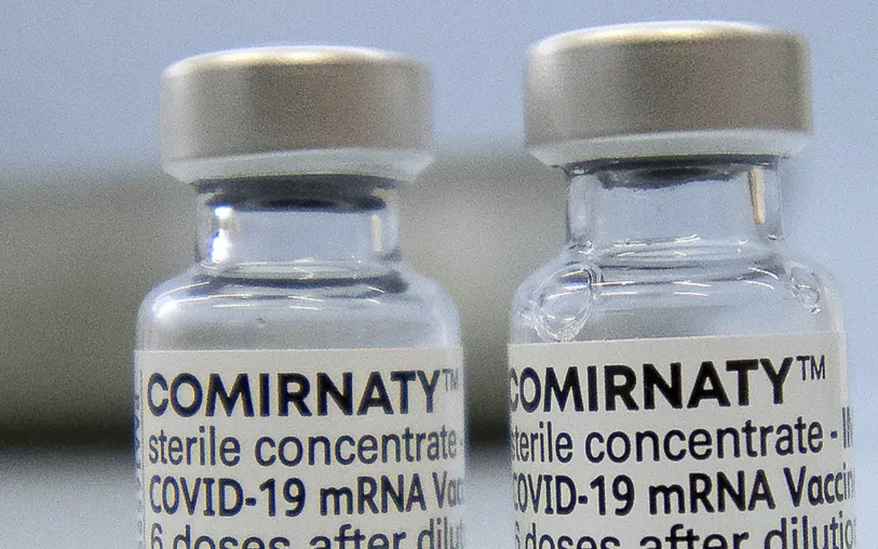 Pakar WHO Sebut Vaksin Corona AstraZeneca dan Pfizer Aman Dicampur