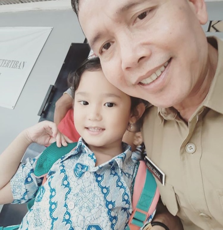 Tak hanya Ayu ting ting, Bilqis pun begitu dekat dengan ayah Rozak