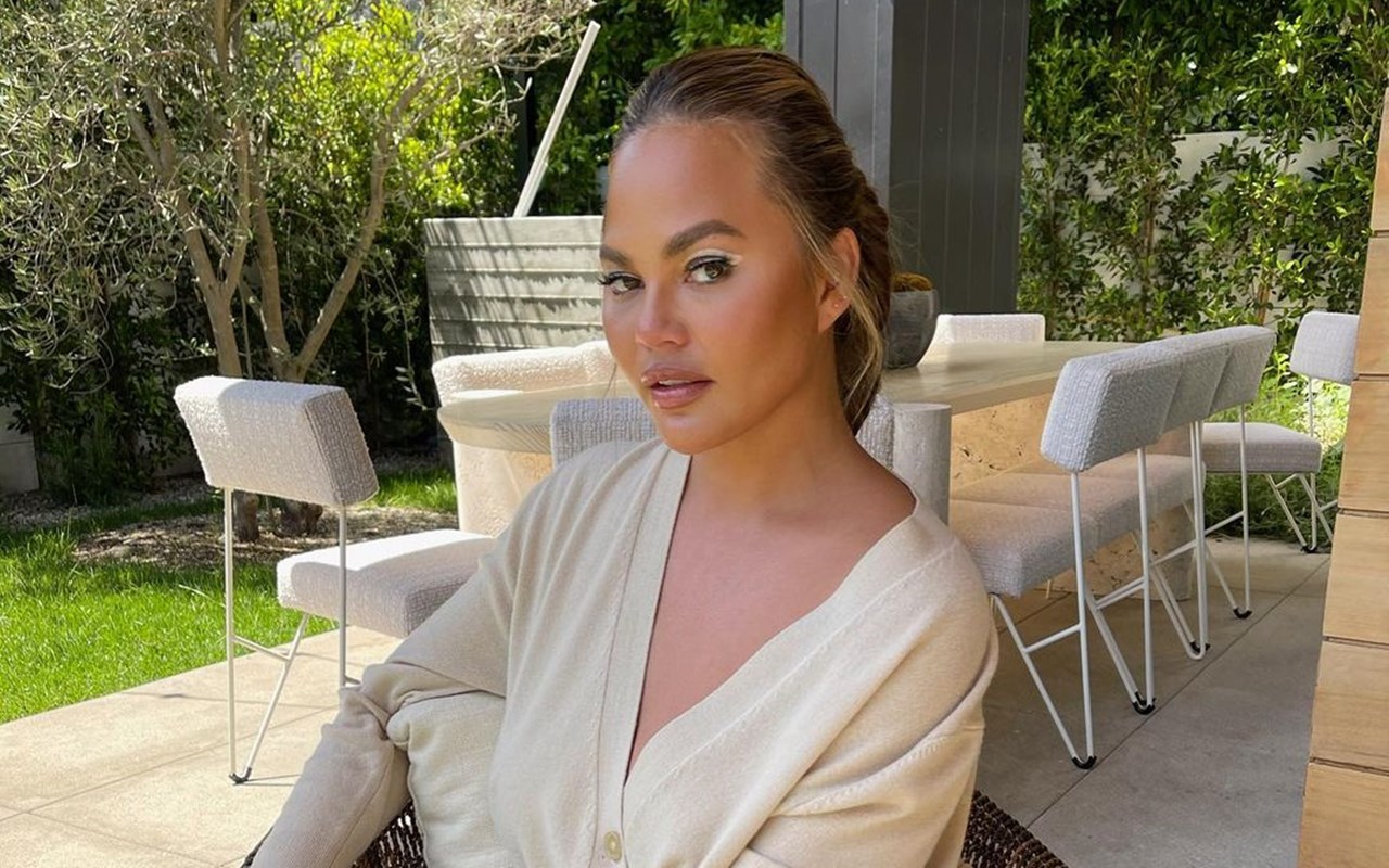 Disebut Telah Menghina Courtney Stodden, Chrissy Teigen Minta Maaf