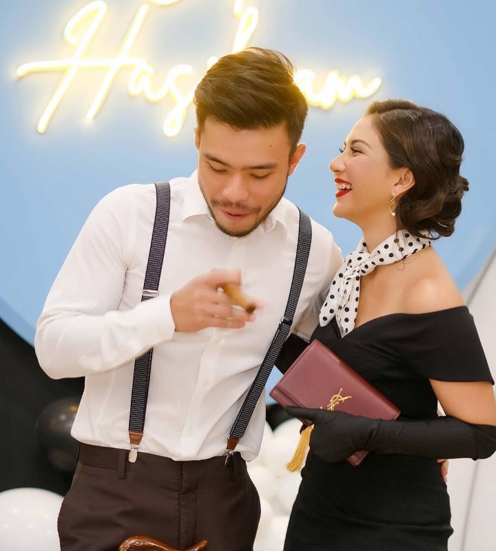 Jessica Mila dan Yakup Hasibuan tampak senyum semringah 