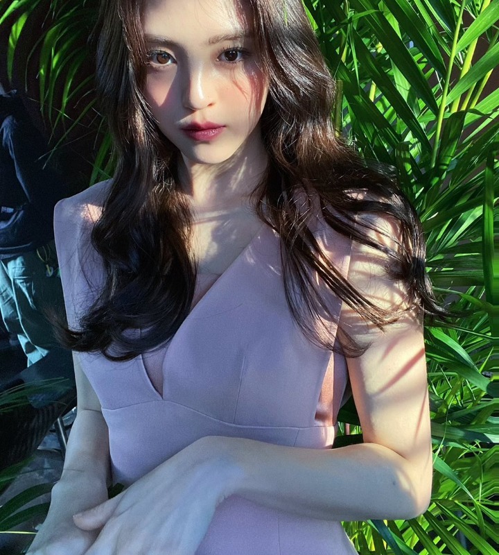 Han So Hee si cantik dengan tubuh yang ideal