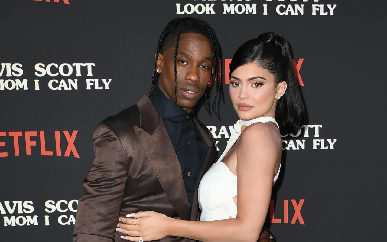 Travis Scott Terang-terangan Akui Masih Cinta Kylie Jenner di Pidato Kemenangan, Perkuat Bukti Rujuk