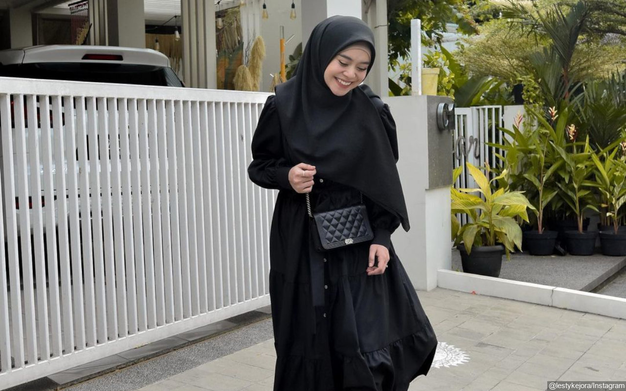 Heboh Pengantin Cantik Disebut 'Kembaran' Lesty Kejora, Senyumnya Mirip Banget