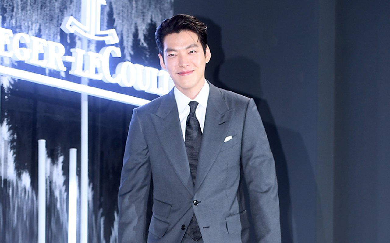 Kim Woo Bin Hadiri Acara Publik, Penampilan Ganteng Pakai Setelan Jas Bikin Jatuh Cinta