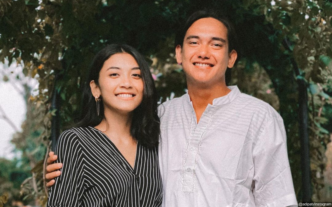 Adipati Dolken Pamer Foto Ciuman Bareng Canti Tachril, Tandai Penyanyi Cantik Ini Bikin Salfok