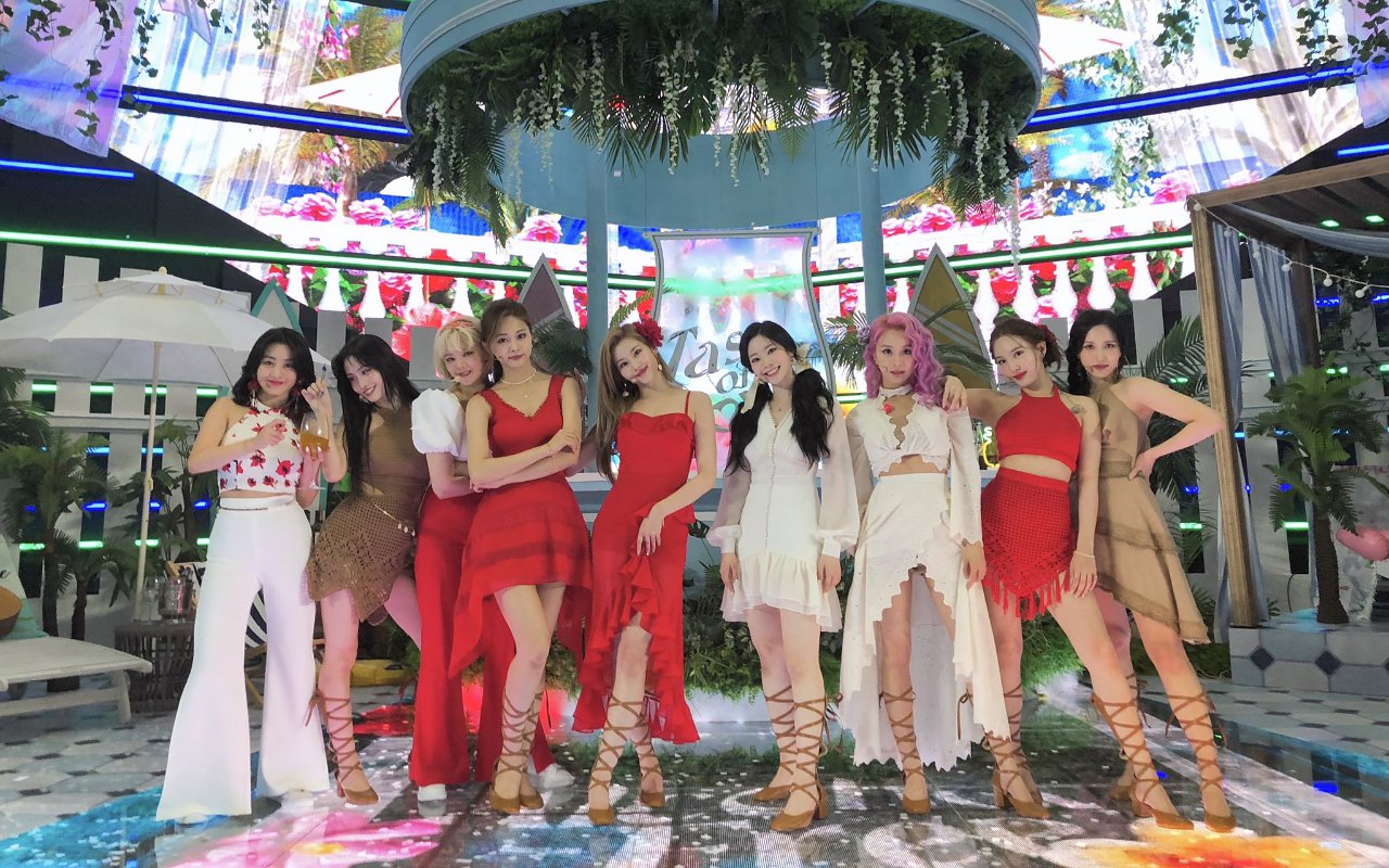 Performance Live TWICE Bawakan 'Alcohol-Free' Kembali Tuai Komentar Netizen