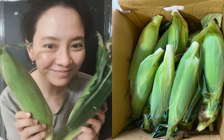 Song Ji Hyo Pamer Hadiah dari Jeon So Min, Wajah No Makeup Bikin Salfok 1