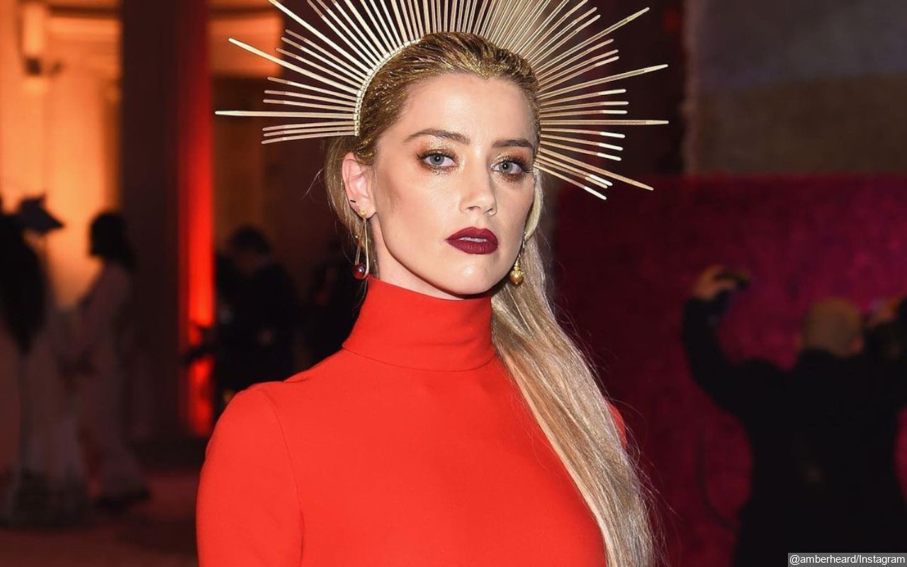 Ramai Petisi Pecat, Amber Heard Malah Pamer Kartu Selamat Gabung dari Sutradara 'Aquaman 2'