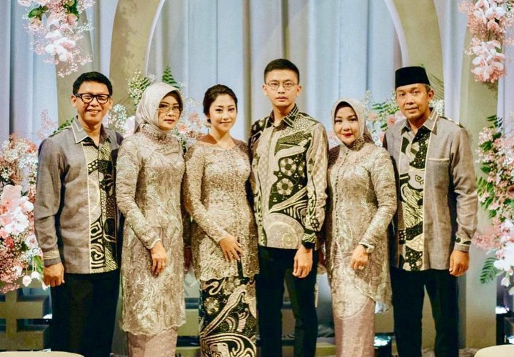 Potret Lengkap Bersama Kedua Belah Pihak Keluarga