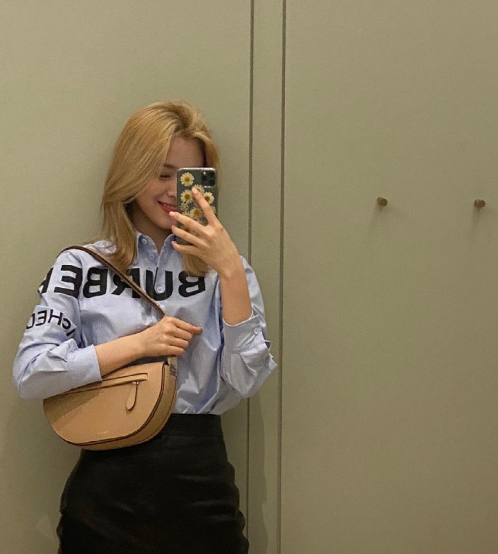 Tak Lupa, <i>Selfie</i> dengan Rambut Pirang Ala Ryujin