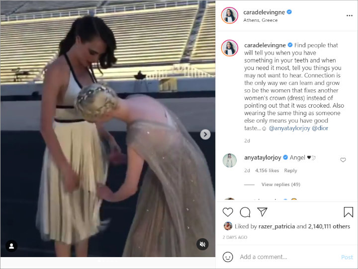 BFF Goals! Anya Taylor Joy Bak Pahlawan Bantu Cara Delevigne Atasi Wardrobe Malfunction di Dior Show