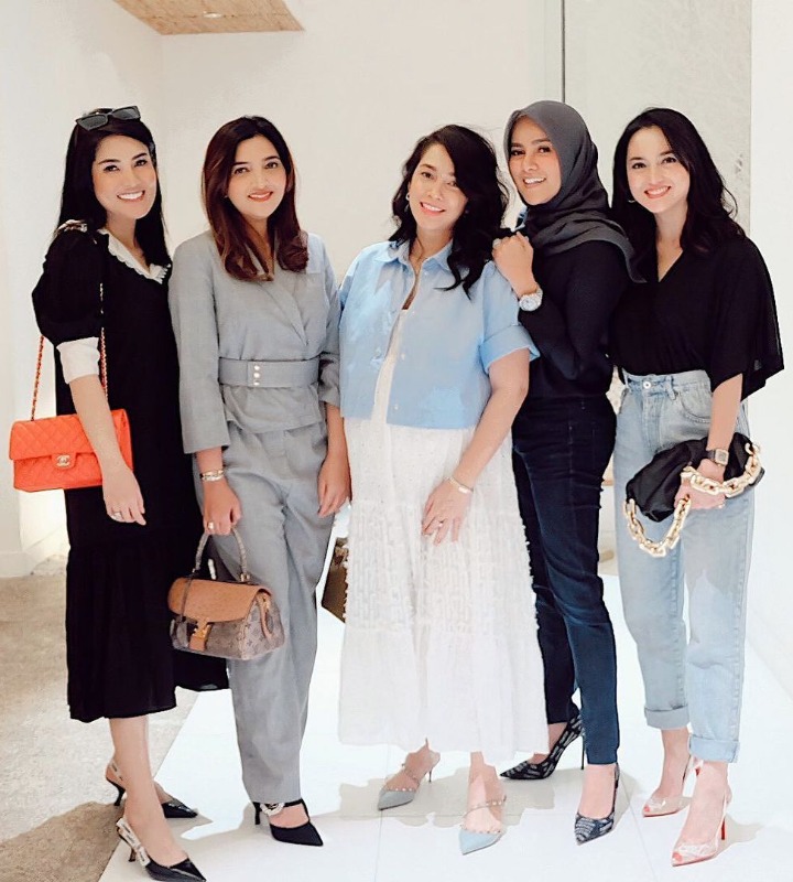 Olla dan Nindy Selalu Kompak dengan Sahabat Lainnya