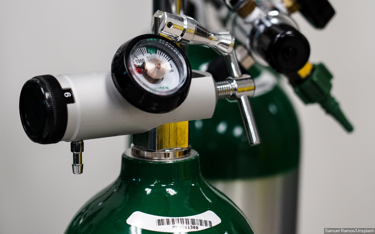 Lonjakan COVID-19 Makin Mengkhawatirkan, Pasokan Tabung Gas Oksigen Hampir Terbatas