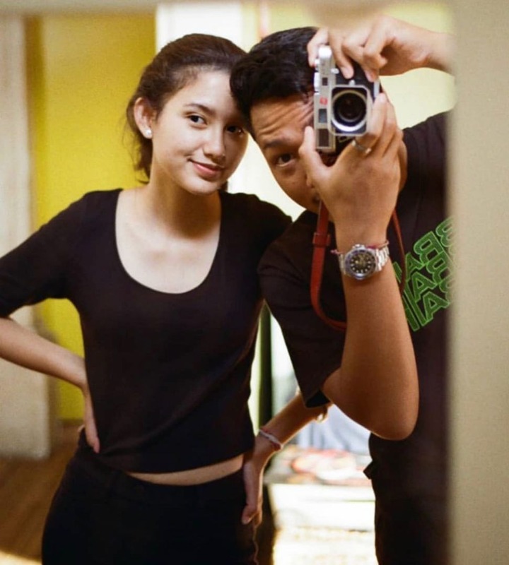 Foto Bareng yang Romantis