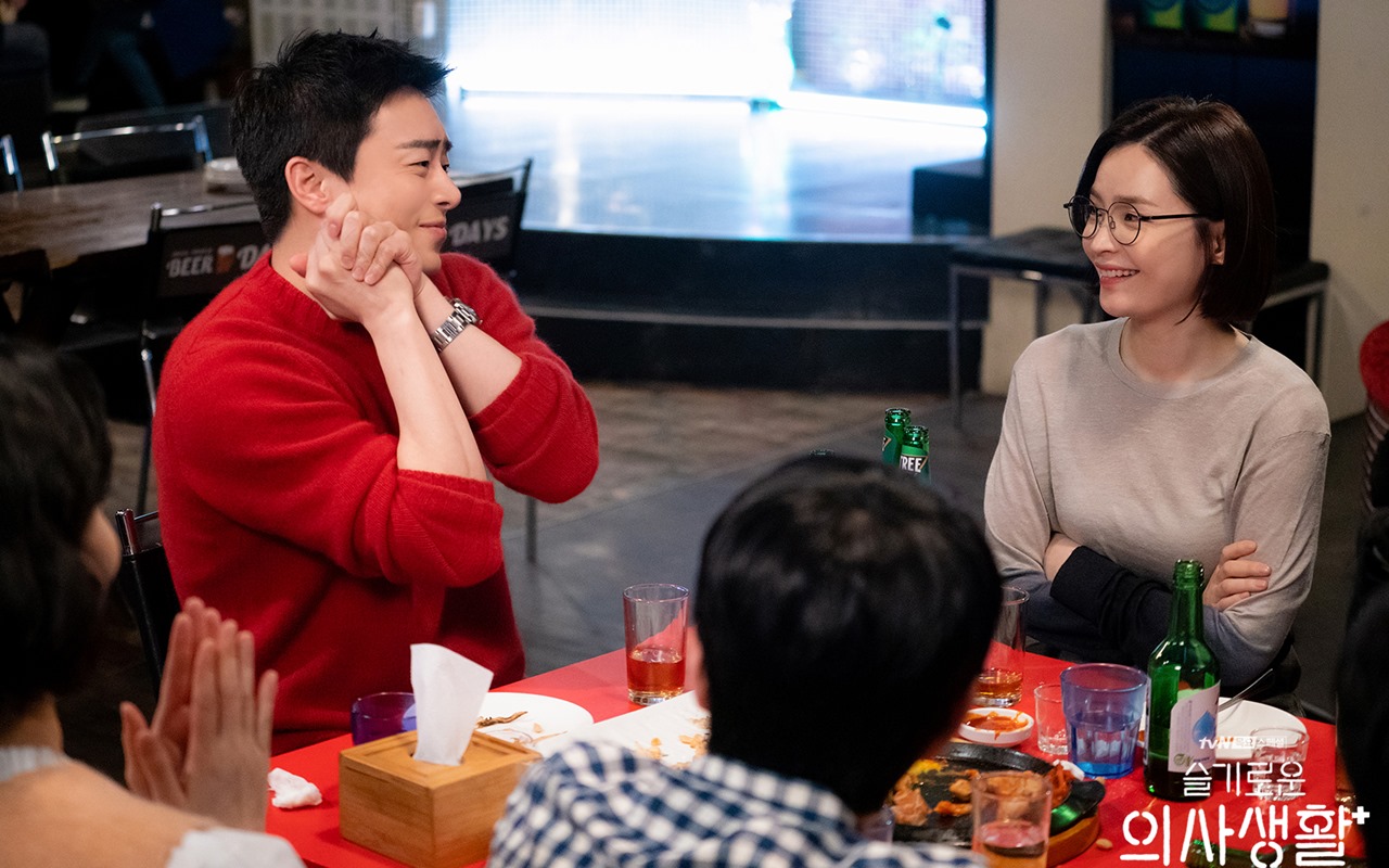 Jeon Mi Do Tolak Cinta Jo Jung Suk di 'Hospital Playlist 2' Dibilang Realistis, Kok Bisa?
