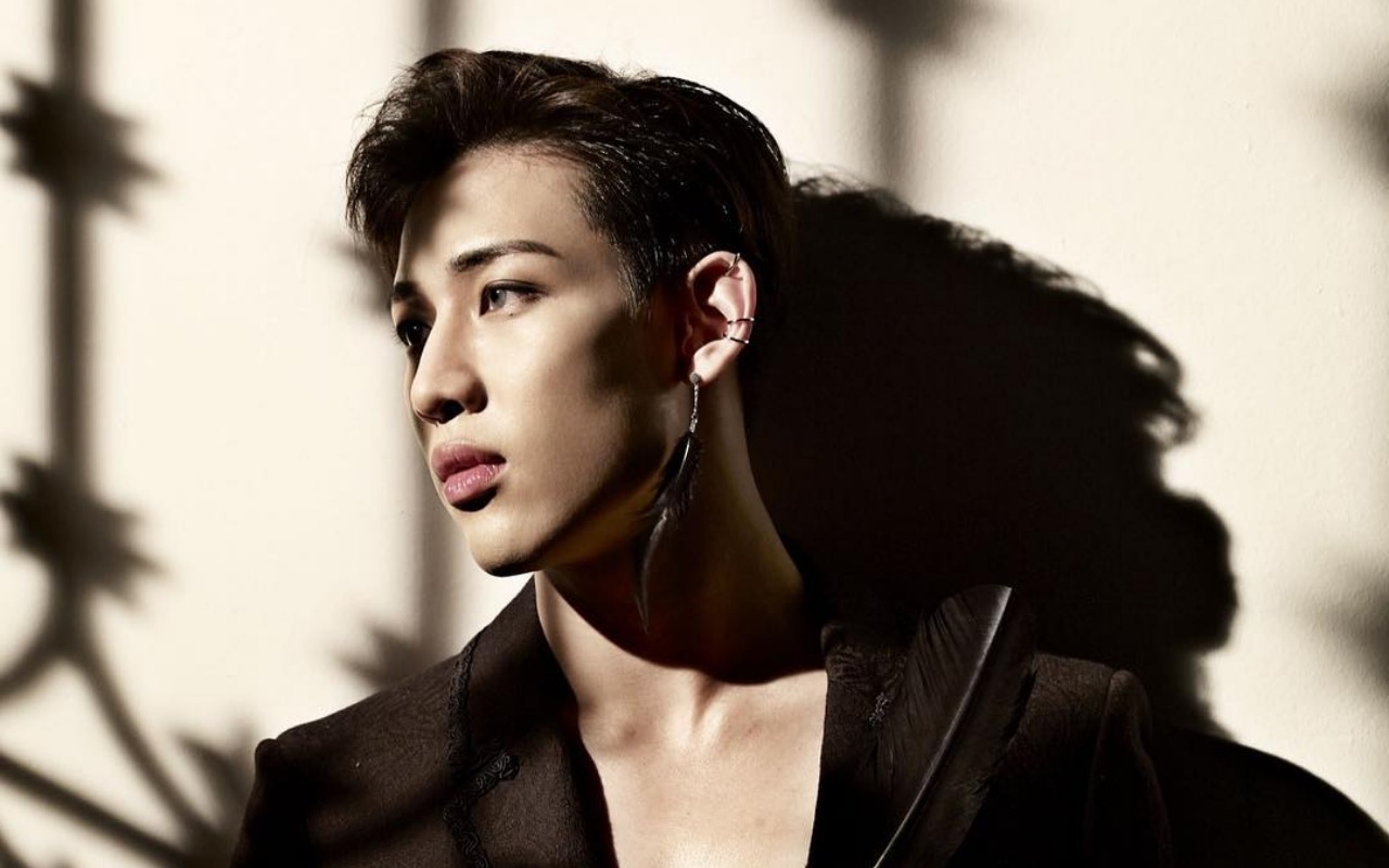 Debut Solonya Jadi Sorotan, Intip 7 Momen BamBam GOT7 Selfie Dengan Hewan Lucu